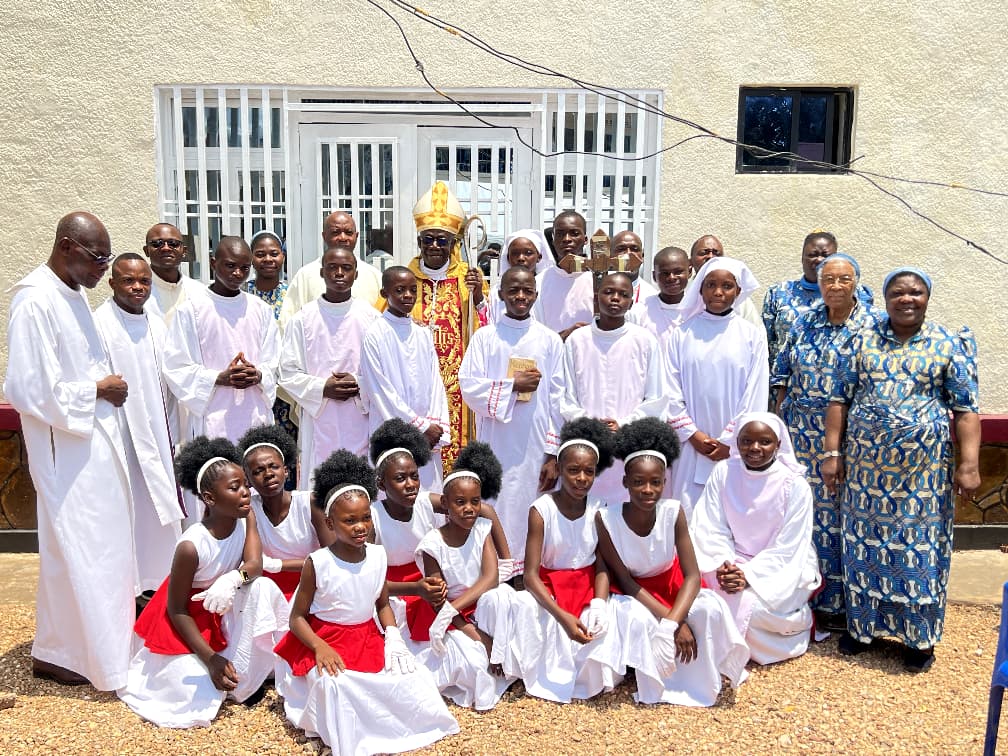 Messe à l'Esprit Saint au lycée Anuarite Nengapeta