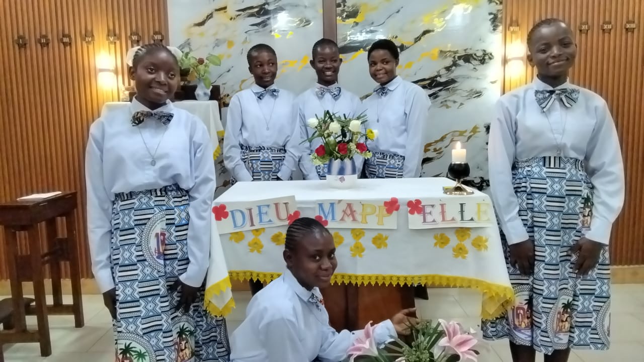 Prise de médaille de 6 aspirantes de première année